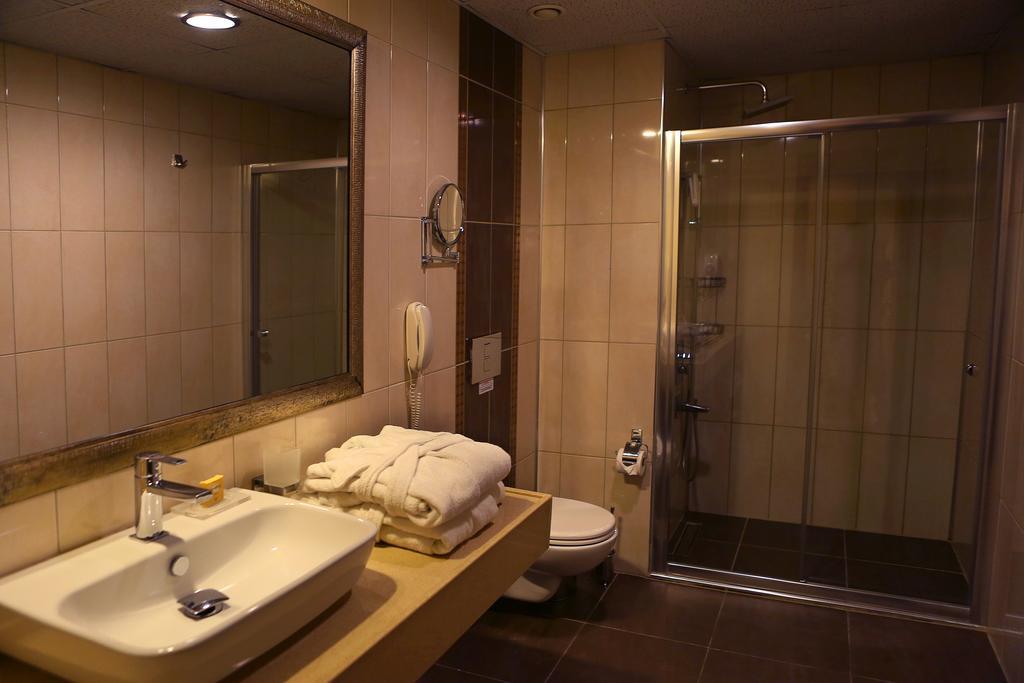 Imperial Park Hotel Izmit Bagian luar foto