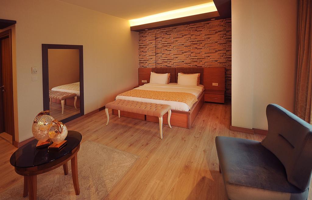 Imperial Park Hotel Izmit Bagian luar foto