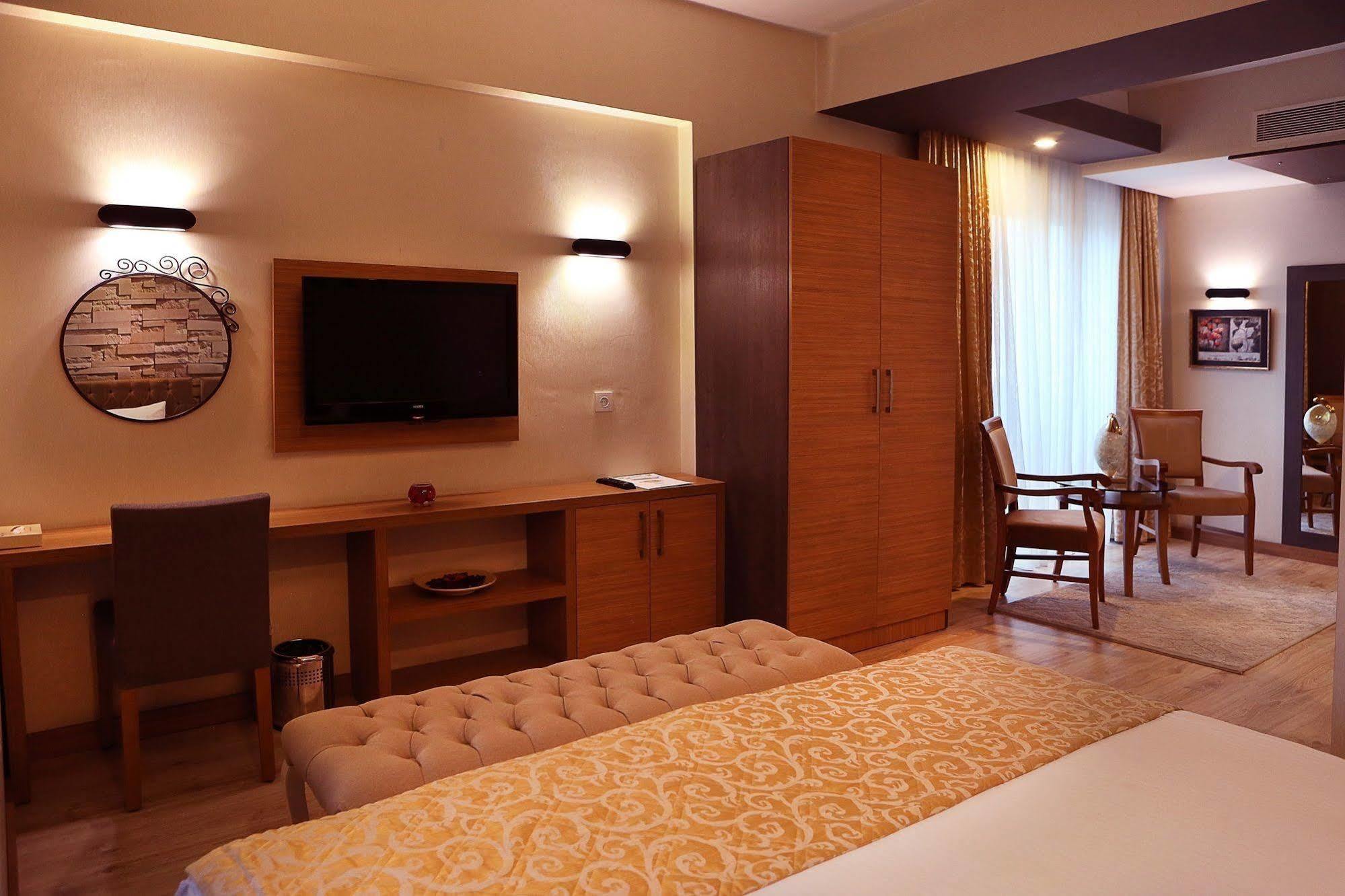 Imperial Park Hotel Izmit Bagian luar foto