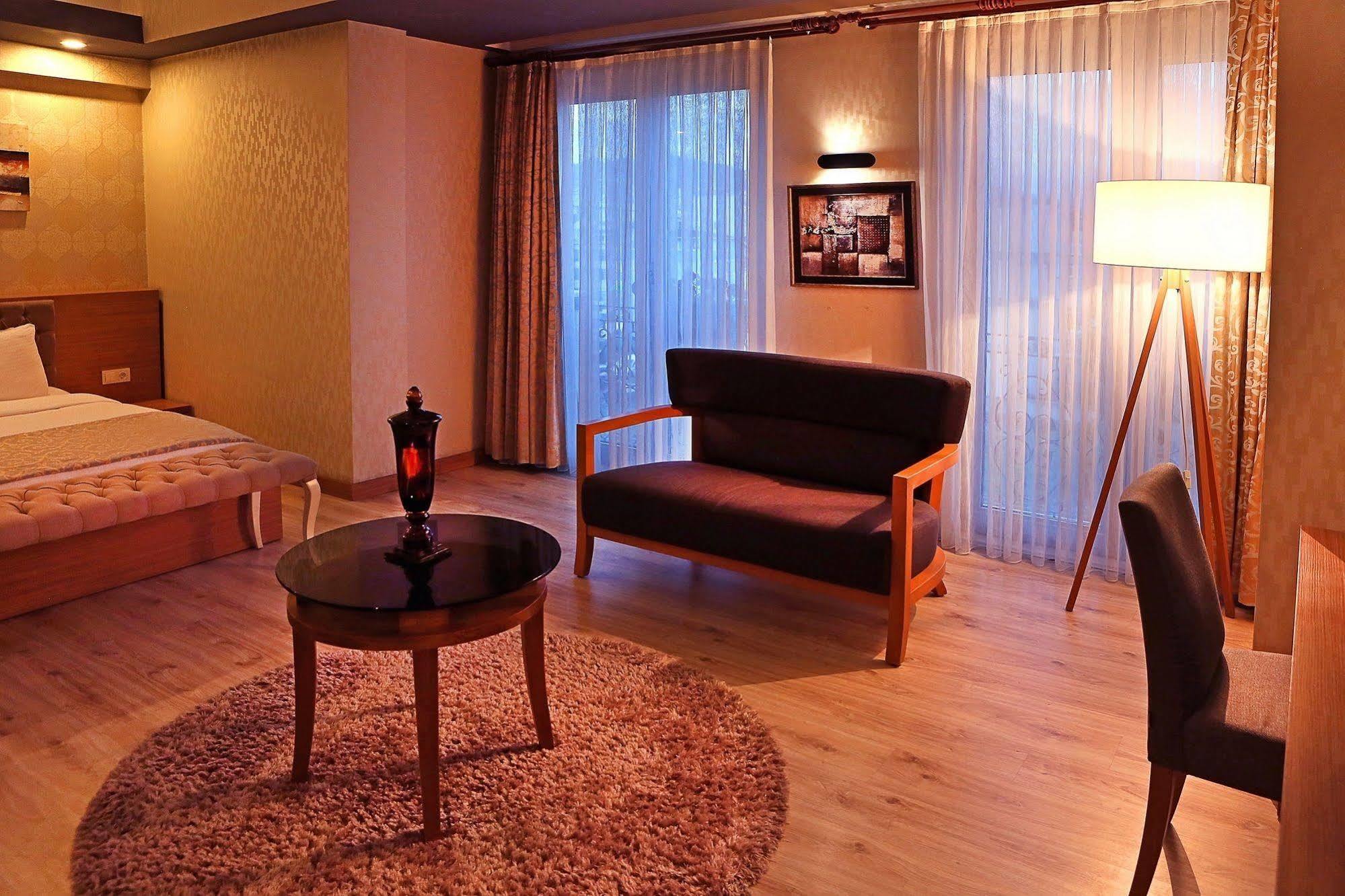 Imperial Park Hotel Izmit Bagian luar foto
